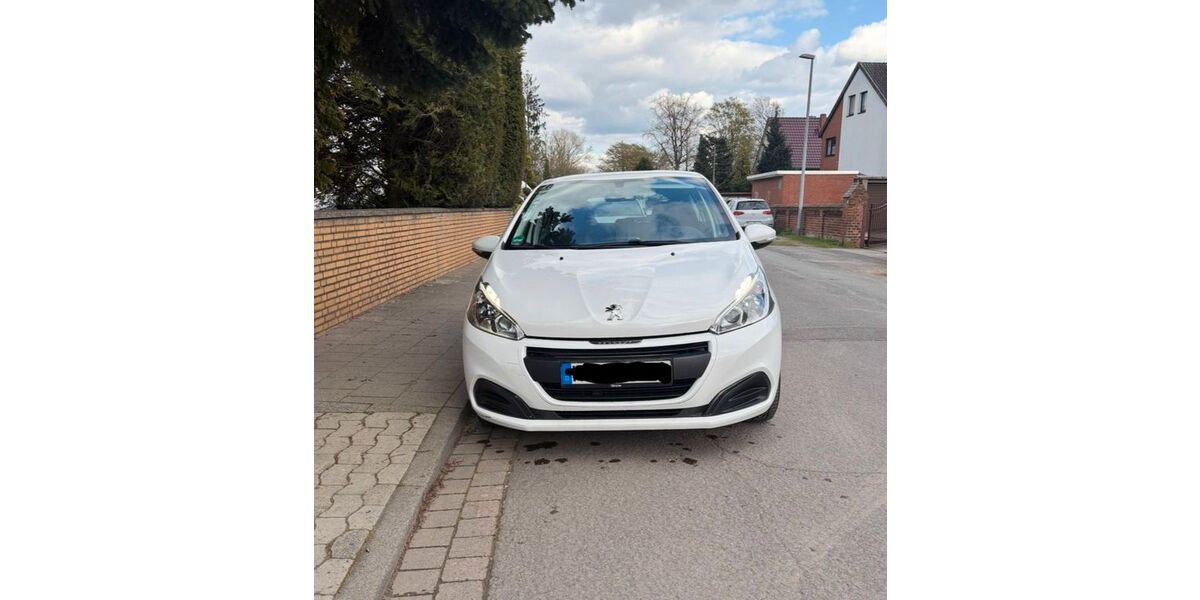Peugeot 208 121.800 km 4.750 &euro; Hannover 30419
