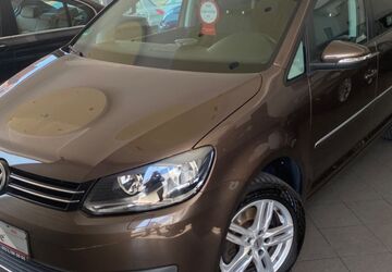 VW Touran 122.800 km 9.990 &euro; Laatzen 30880