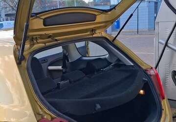 Mazda 121 86.750 km 3.300 &euro; Hannover, Landeshauptstadt 30659