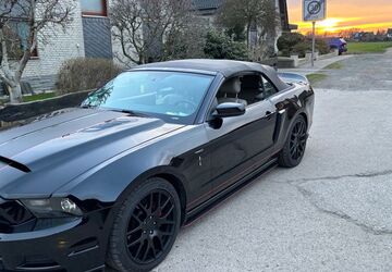 Ford Mustang 125.000 km 18.999 &euro; Garbsen 30826