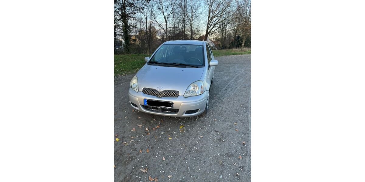 Toyota Yaris 108.000 km 1.999 &euro; Garbsen 30823