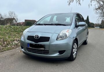 Toyota Yaris 99.999 km 3.200 &euro; Sarstedt 31157