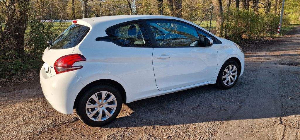 Peugeot 208 57.900 km 5.999 &euro; Hannover 30419