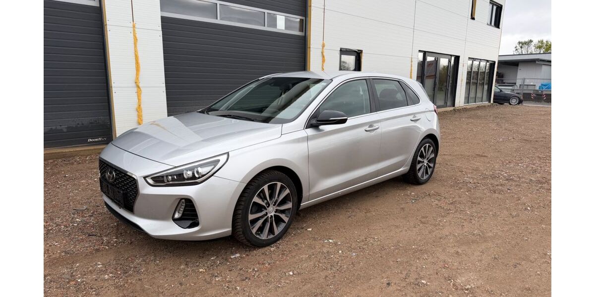 Hyundai i30 165.000 km 7.799 &euro; Hagenburg 31558