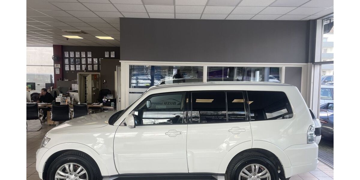 Mitsubishi Pajero 179.983 km 23.990 &euro; Hannover 30419
