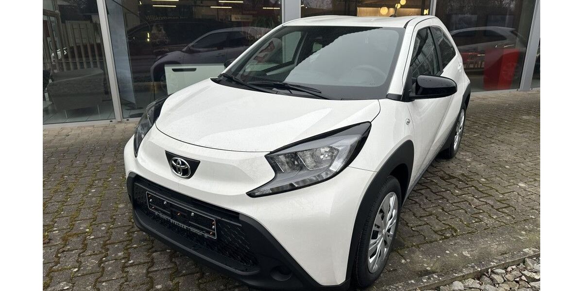 Toyota Aygo (X) 3.900 km 15.490 &euro; Stadthagen 31655