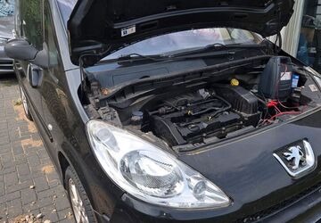 Peugeot 1007 256.000 km 999 &euro; Springe 31832