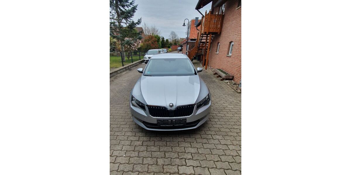 Skoda Superb 134.000 km 10.950 &euro; Beckedorf 31699
